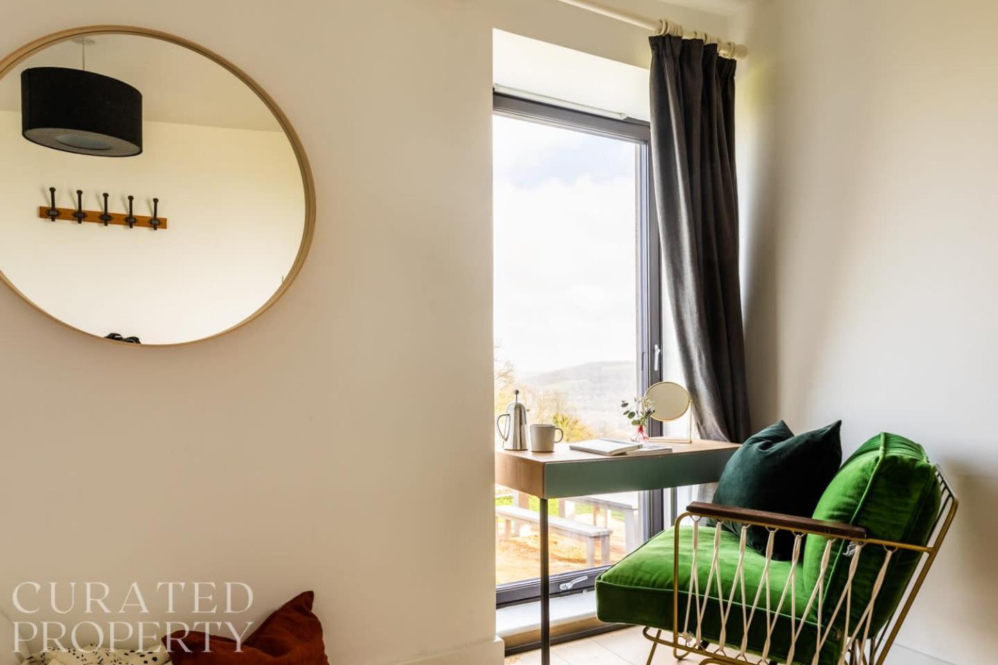 Stunning 5 Bedroom New Build With Amazing Views! Bath Dış mekan fotoğraf